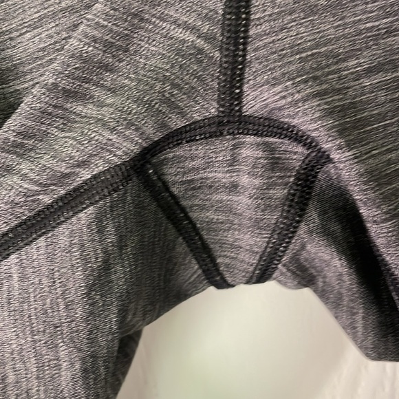 Lululemon Align Like New Gray Capris Leggings size 4 - Picture 6 of 6